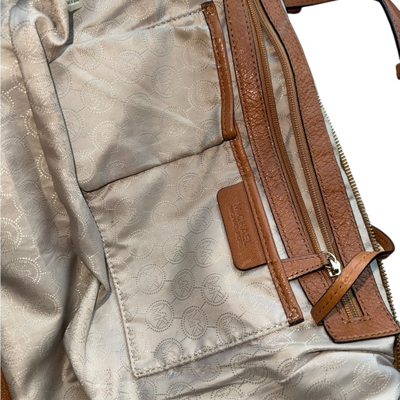 MICHAEL KORS Large Olivia Satchel - Picture 10 of 12